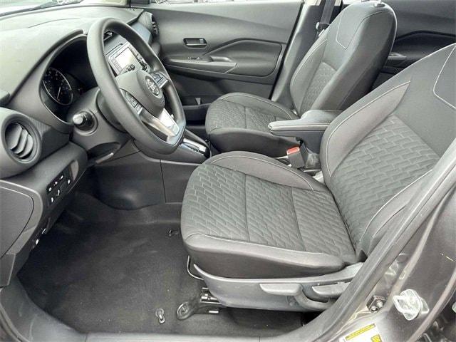 Photo of 2021 Gun Metallic Nissan Kicks