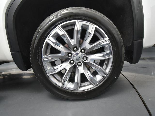 Photo of 2024 White Frost Tricoat GMC Sierra 1500