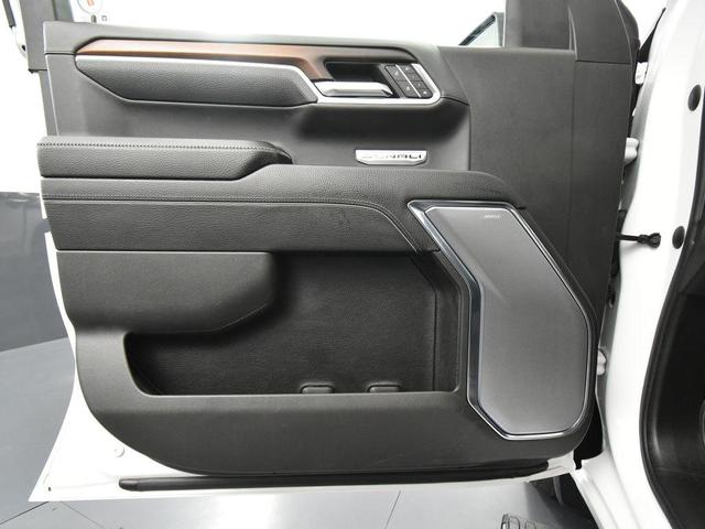 Photo of 2024 White Frost Tricoat GMC Sierra 1500