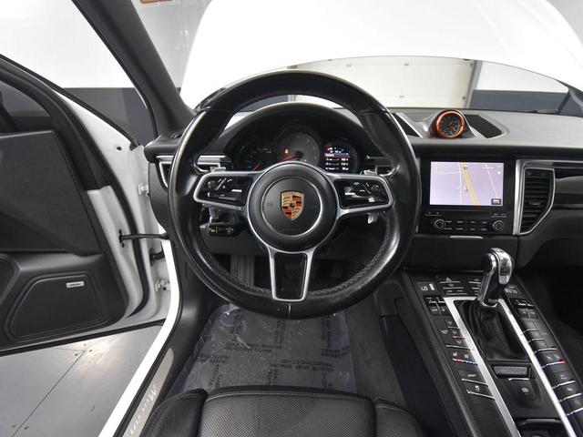 Photo of 2018 White Porsche Macan