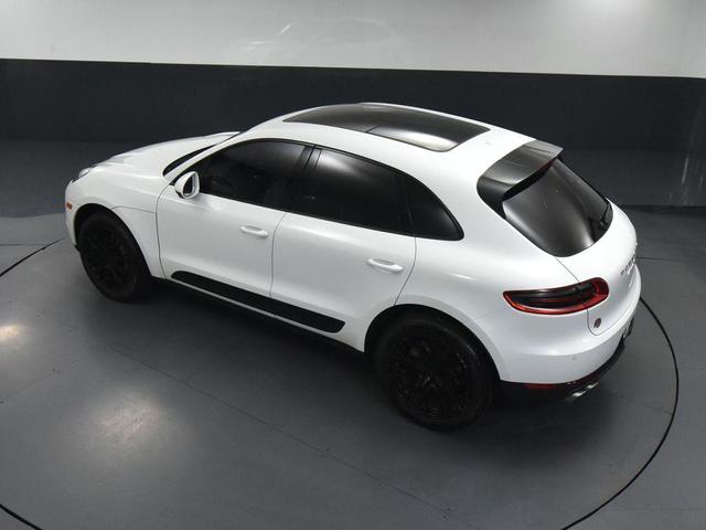 Photo of 2018 White Porsche Macan