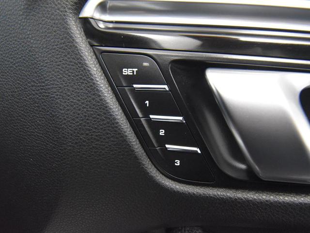 Photo of 2018 White Porsche Macan