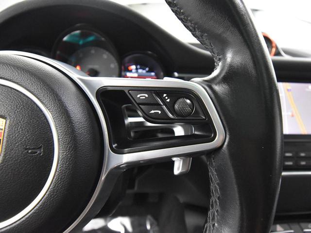Photo of 2018 White Porsche Macan