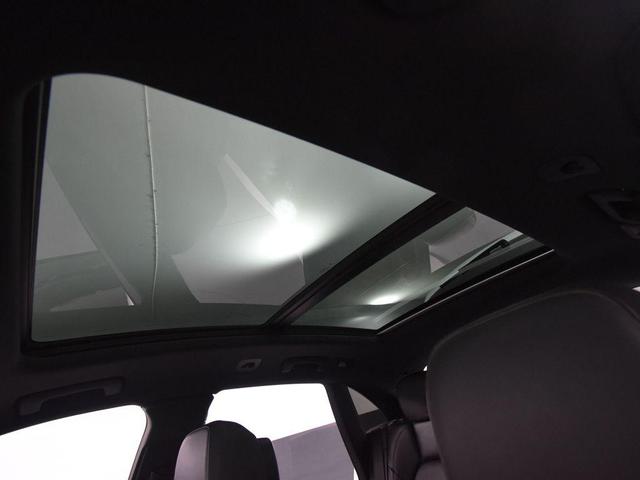 Photo of 2018 White Porsche Macan