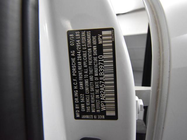 Photo of 2018 White Porsche Macan