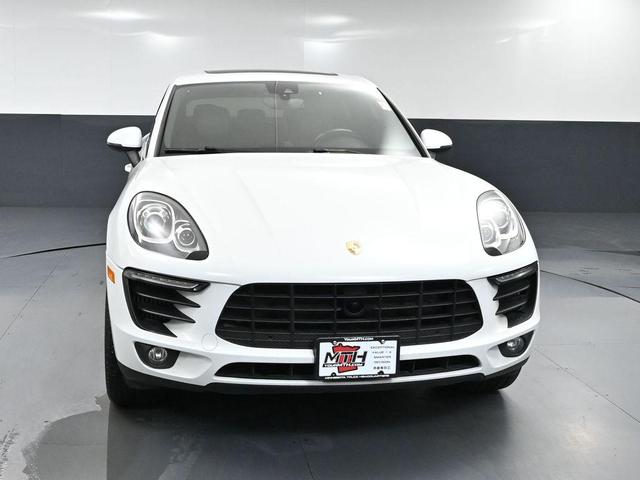 Photo of 2018 White Porsche Macan