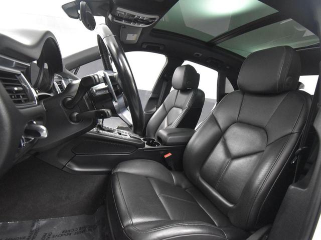 Photo of 2018 White Porsche Macan