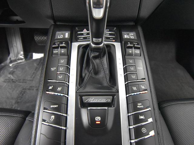 Photo of 2018 White Porsche Macan