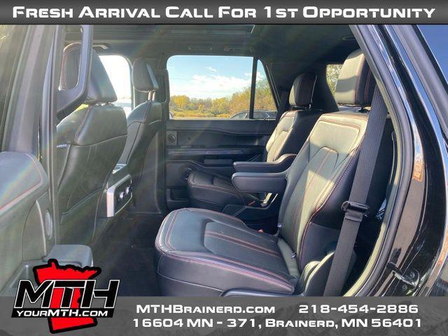 Photo of 2024 AGATE BLACK Ford Expedition