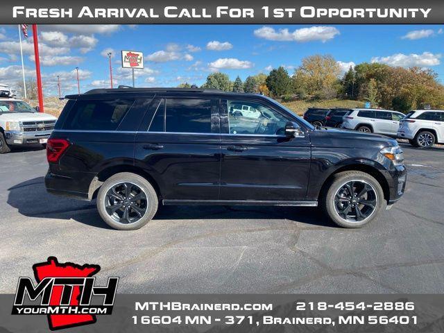 Photo of 2024 AGATE BLACK Ford Expedition
