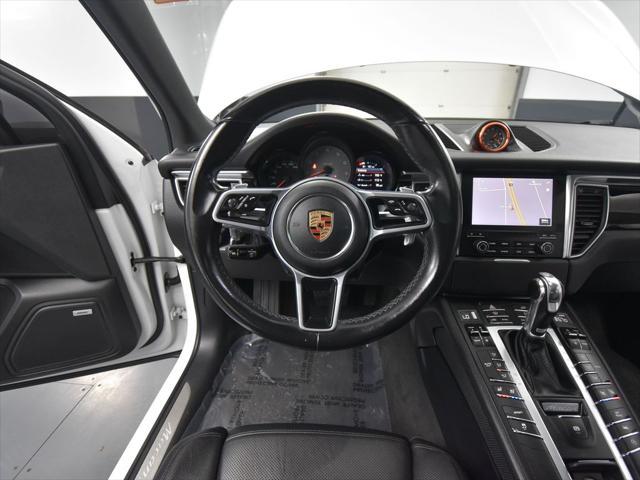 Photo of 2018 White Porsche Macan