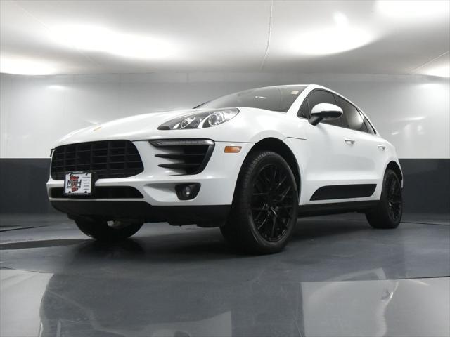 Photo of 2018 White Porsche Macan