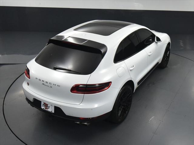 Photo of 2018 White Porsche Macan