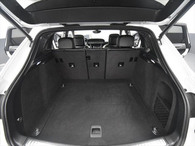 Photo of 2018 White Porsche Macan