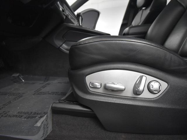 Photo of 2018 White Porsche Macan