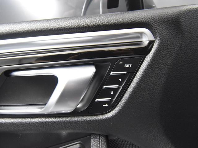 Photo of 2018 White Porsche Macan