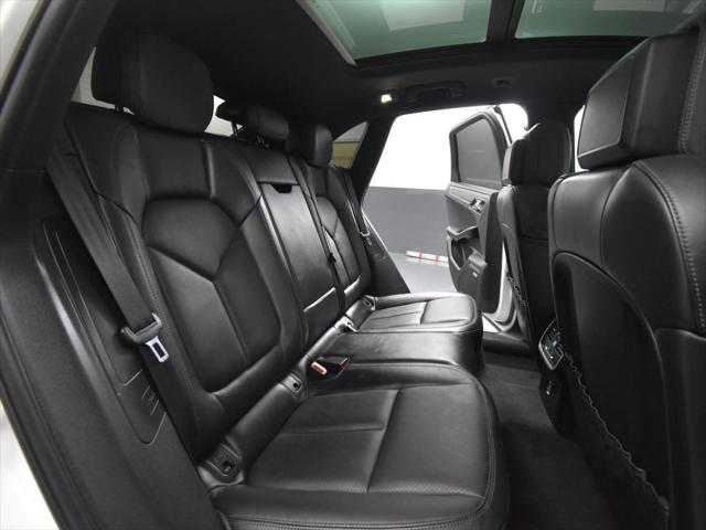 Photo of 2018 White Porsche Macan