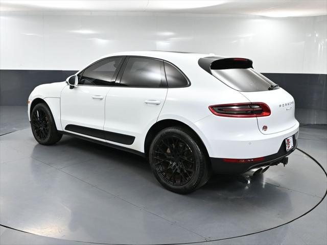Photo of 2018 White Porsche Macan