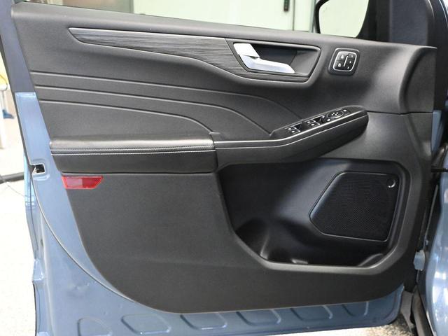 Photo of 2023 Vapor Blue Metallic Ford Escape
