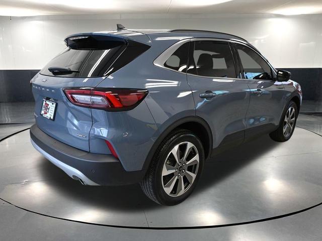 Photo of 2023 Vapor Blue Metallic Ford Escape