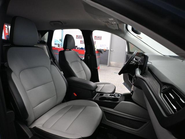Photo of 2023 Vapor Blue Metallic Ford Escape