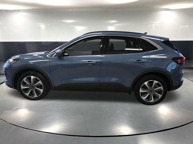 Photo of 2023 Vapor Blue Metallic Ford Escape