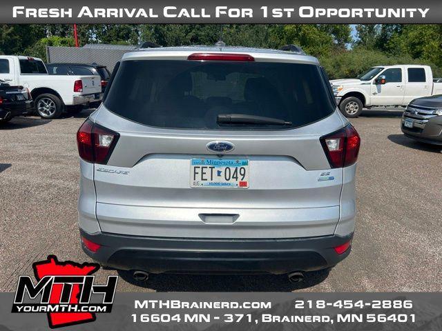 Photo of 2019 Ingot Silver Metallic Ford Escape