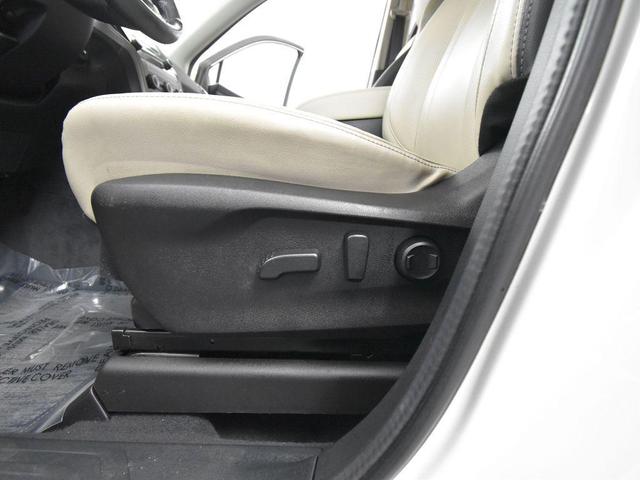 Photo of 2022 Crystal White Pearl Subaru Ascent