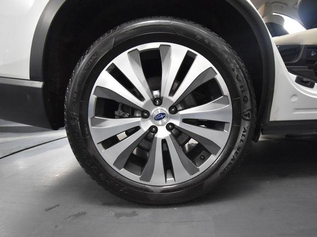 Photo of 2022 Crystal White Pearl Subaru Ascent