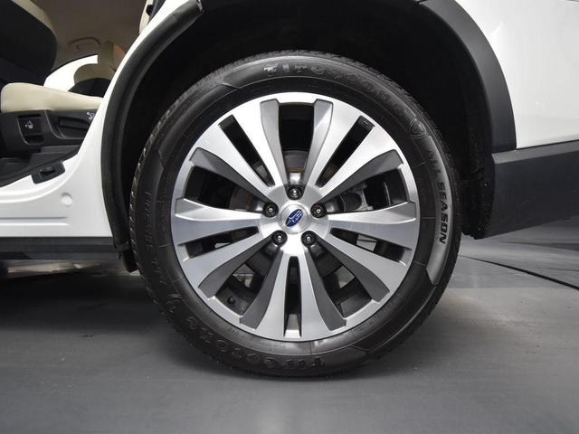 Photo of 2022 Crystal White Pearl Subaru Ascent