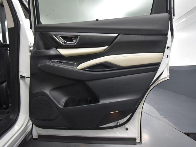 Photo of 2022 Crystal White Pearl Subaru Ascent