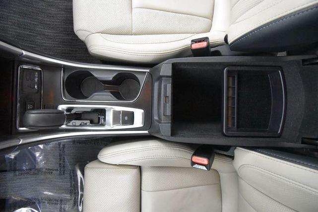 Photo of 2022 Crystal White Pearl Subaru Ascent