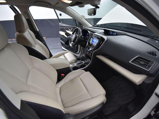 Photo of 2022 Crystal White Pearl Subaru Ascent