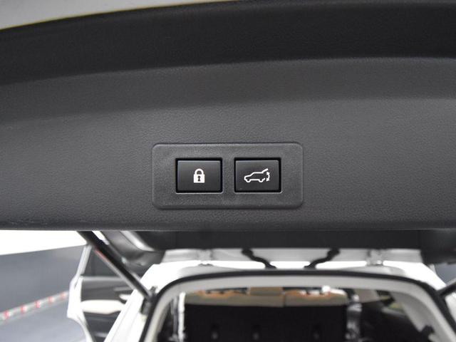 Photo of 2022 Crystal White Pearl Subaru Ascent