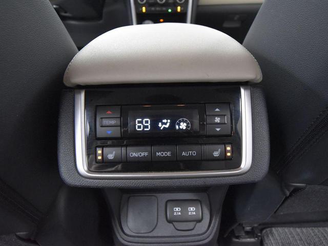 Photo of 2022 Crystal White Pearl Subaru Ascent
