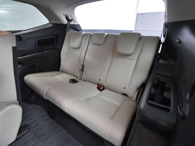 Photo of 2022 Crystal White Pearl Subaru Ascent