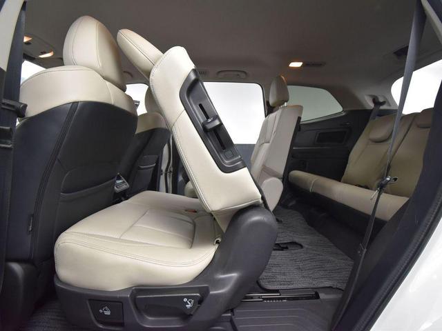 Photo of 2022 Crystal White Pearl Subaru Ascent