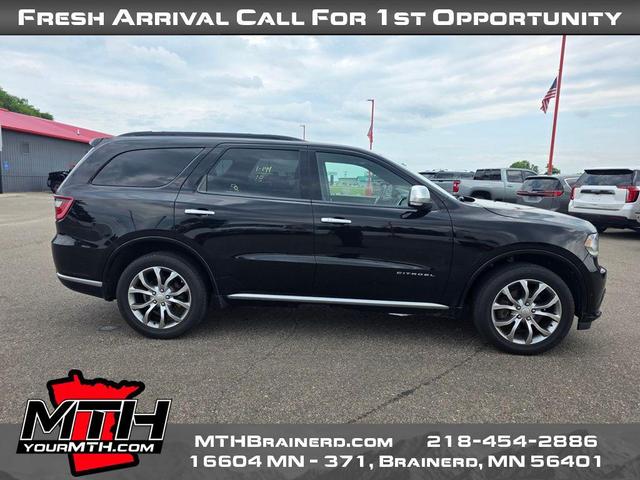 Photo of 2018 DB Black Clearcoat Dodge Durango