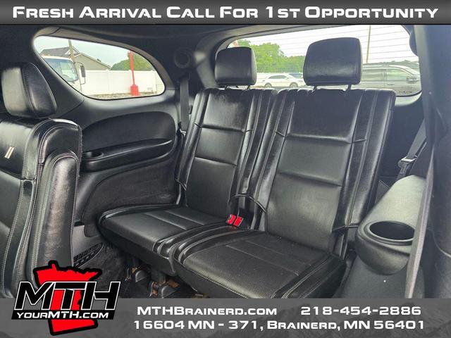 Photo of 2018 DB Black Clearcoat Dodge Durango
