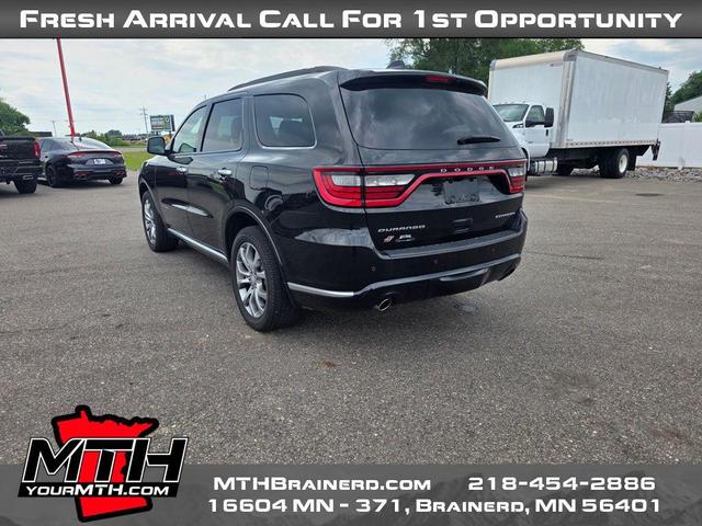 Photo of 2018 DB Black Clearcoat Dodge Durango