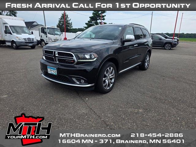 Photo of 2018 DB Black Clearcoat Dodge Durango