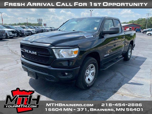 Photo of 2022 Diamond Black Crystal Pearlcoat RAM 1500
