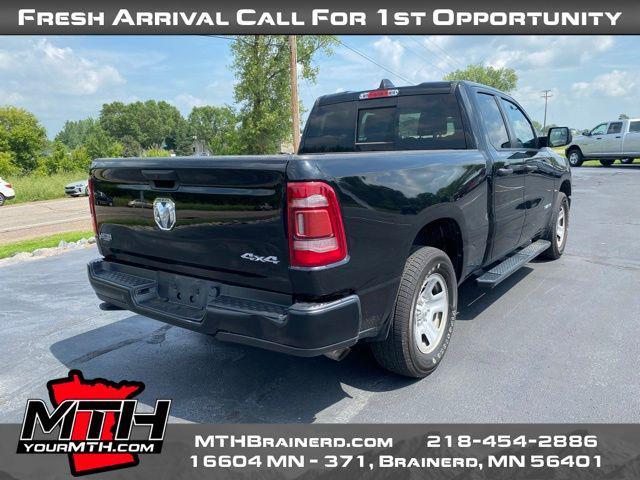 Photo of 2022 Diamond Black Crystal Pearlcoat RAM 1500