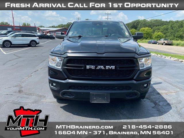 Photo of 2022 Diamond Black Crystal Pearlcoat RAM 1500