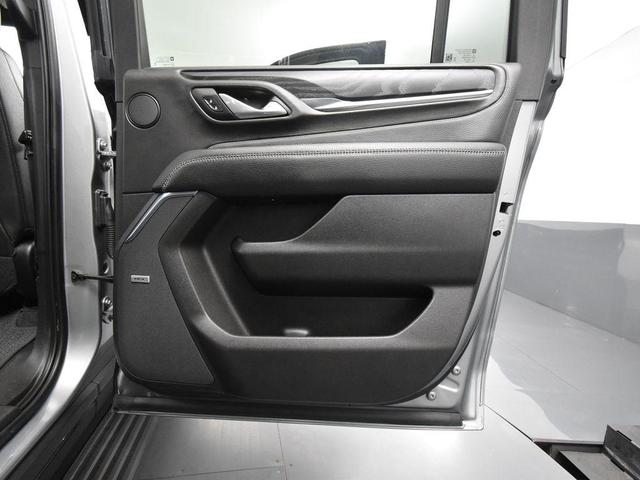 Photo of 2023 Sterling Metallic GMC Yukon XL