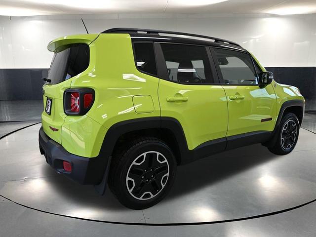 Photo of 2017 Hypergreen Clearcoat Jeep Renegade