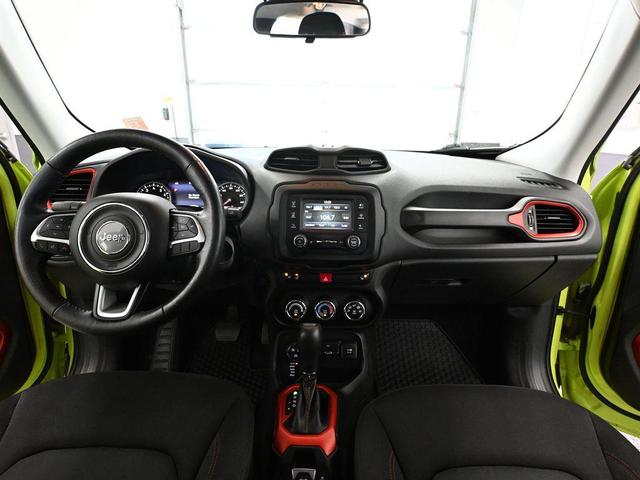Photo of 2017 Hypergreen Clearcoat Jeep Renegade
