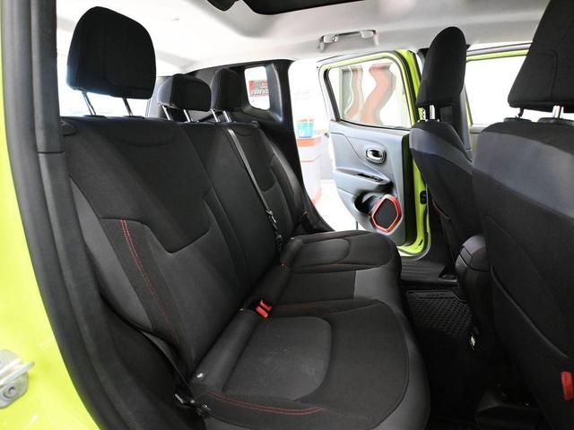 Photo of 2017 Hypergreen Clearcoat Jeep Renegade