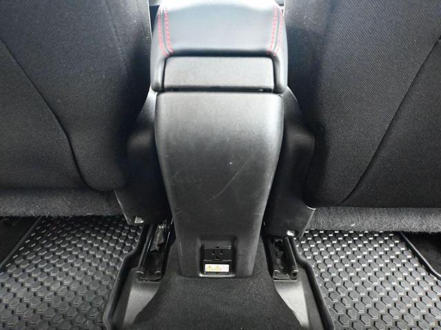 Photo of 2017 Hypergreen Clearcoat Jeep Renegade