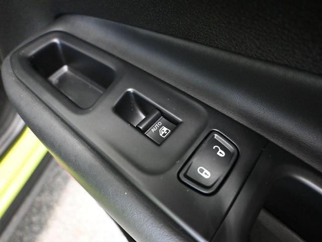 Photo of 2017 Hypergreen Clearcoat Jeep Renegade